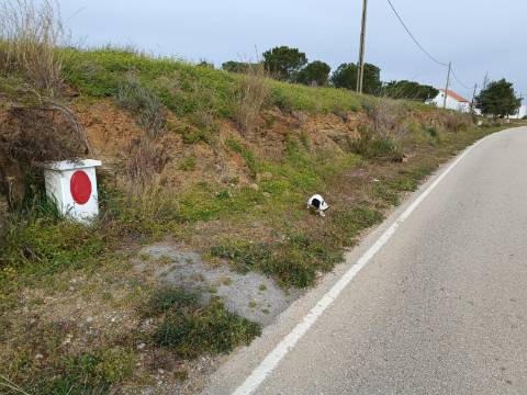 TERRENO COM 34.500 M2 - POSSIBILIDADE DE CONSTRUÇÃO DE ARMAZEM - ÁGUA E LUZ - SENTINELA - CASTRO MARIM - ALGARVE