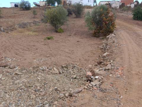 TERRENO RÚSTICO COM 2.920 M2 - ELECTRICIDADE - COM ÁRVORES - MATOS - CASTRO MARIM - ALGARVE