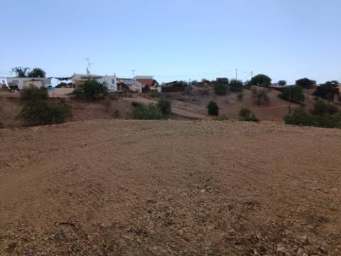 TERRENO RÚSTICO COM 2.920 M2 - ELECTRICIDADE - COM ÁRVORES - MATOS - CASTRO MARIM - ALGARVE