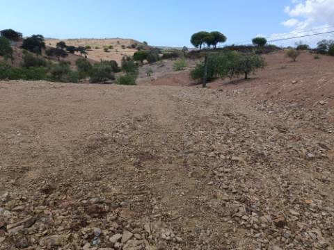 TERRENO RÚSTICO COM 2.920 M2 - ELECTRICIDADE - COM ÁRVORES - MATOS - CASTRO MARIM - ALGARVE