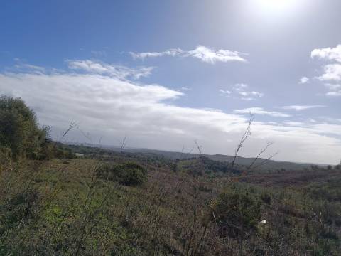 TERRENO COM 23.840 M2 - COM AGUA E LUZ - PLANO - BALURCOS - ALCOUTIM - ALGARVE