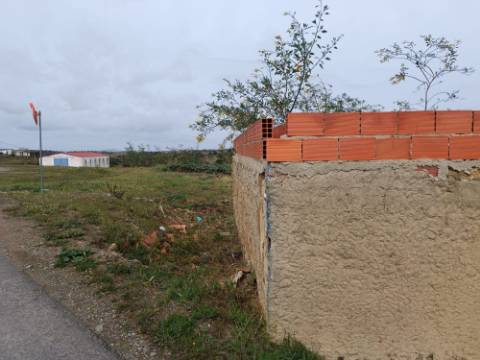 MORADIA TÍPICA ISOLADA COM 215 M2 EM ALVES - SANTANA DE CAMBAS - MÉRTOLA - BAIXO ALENTEJO