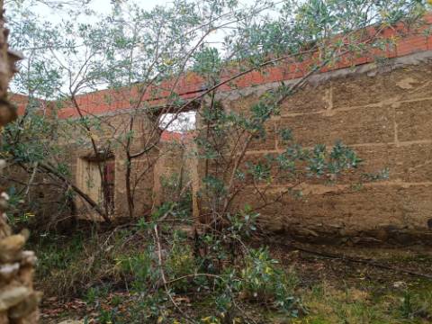 MORADIA TÍPICA ISOLADA COM 215 M2 EM ALVES - SANTANA DE CAMBAS - MÉRTOLA - BAIXO ALENTEJO