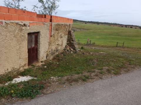 MORADIA TÍPICA ISOLADA COM 215 M2 EM ALVES - SANTANA DE CAMBAS - MÉRTOLA - BAIXO ALENTEJO