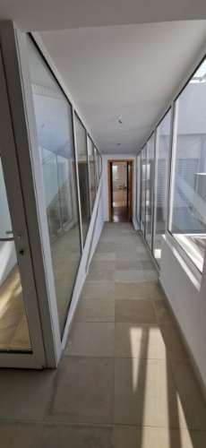 Moradia totalmente renovada com muita luz natural devido á sua original arquitetura no Carvoeiro!!!