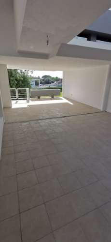 Moradia totalmente renovada com muita luz natural devido á sua original arquitetura no Carvoeiro!!!