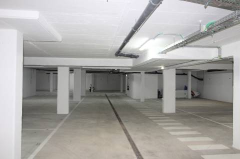 Apartamento T2 no Rés-do-Chão, a 2 minutos da marginal de Cabanas