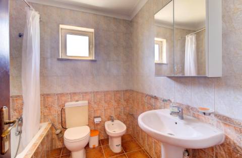 Moradia Geminada T4 com Garagem para 5 Carros em Vila Nova de Cacela