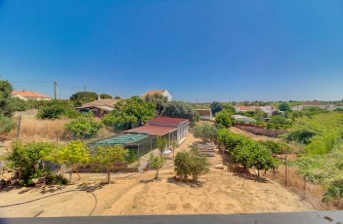 Moradia Geminada T4 com Garagem para 5 Carros em Vila Nova de Cacela