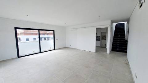 Apartamento T4, top floor, Tavira