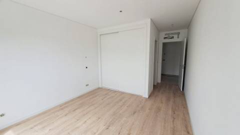 Apartamento T4, top floor, Tavira