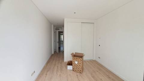 Apartamento T4, top floor, Tavira