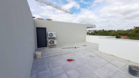 Apartamento T4, top floor, Tavira