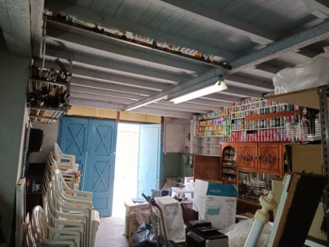 ARMAZEM - COM POSSIBILIDADES DE CONSTRUIR MORADIA OU PREDIO - CENTRO DE VILA REAL DE SANTO ANTONIO - ALGARVE