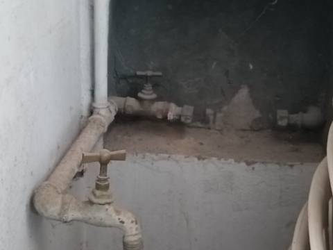 ARMAZEM - COM POSSIBILIDADES DE CONSTRUIR MORADIA OU PREDIO - CENTRO DE VILA REAL DE SANTO ANTONIO - ALGARVE