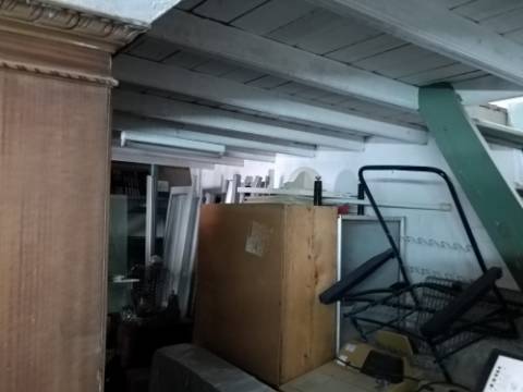 ARMAZEM - COM POSSIBILIDADES DE CONSTRUIR MORADIA OU PREDIO - CENTRO DE VILA REAL DE SANTO ANTONIO - ALGARVE