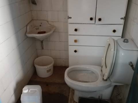 ARMAZEM - COM POSSIBILIDADES DE CONSTRUIR MORADIA OU PREDIO - CENTRO DE VILA REAL DE SANTO ANTONIO - ALGARVE