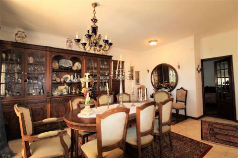 Magnifica Moradia com terreno de grande dimensão !!!