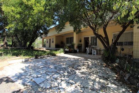 Magnifica Moradia com terreno de grande dimensão !!!