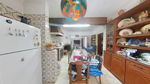 Magnifica Moradia com terreno de grande dimensão !!!