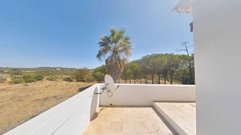 Magnifica Moradia com terreno de grande dimensão !!!