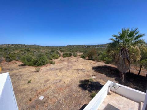 Magnifica Moradia com terreno de grande dimensão !!!