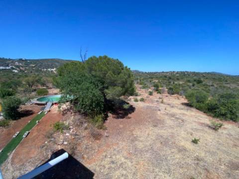 Magnifica Moradia com terreno de grande dimensão !!!