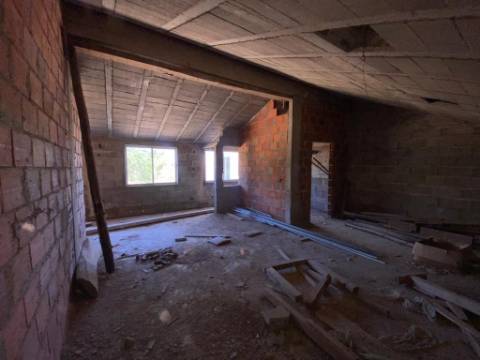 Magnifica Moradia com terreno de grande dimensão !!!