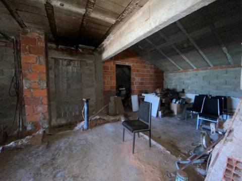 Magnifica Moradia com terreno de grande dimensão !!!