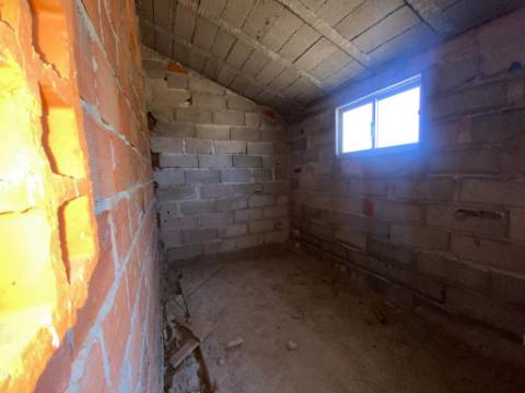 Magnifica Moradia com terreno de grande dimensão !!!