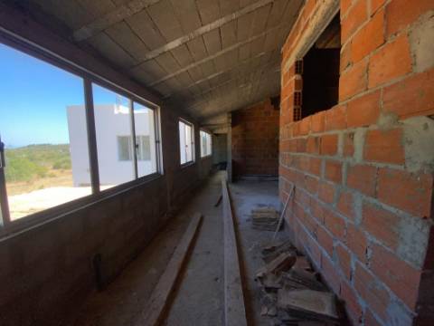 Magnifica Moradia com terreno de grande dimensão !!!