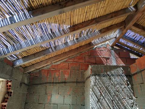 MORADIA - TURISMO - COM TERRENO DE 6 HECTARES NA ALDEIA DE SÃO MARTINHO - ALCOUTIM - ALGARVE