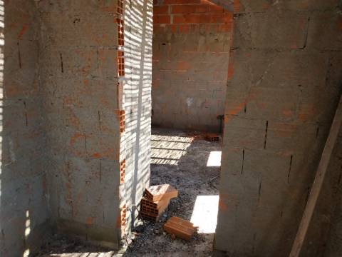 MORADIA - TURISMO - COM TERRENO DE 6 HECTARES NA ALDEIA DE SÃO MARTINHO - ALCOUTIM - ALGARVE