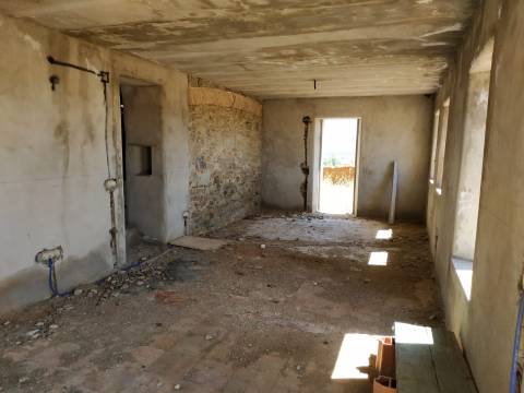 MORADIA - TURISMO - COM TERRENO DE 6 HECTARES NA ALDEIA DE SÃO MARTINHO - ALCOUTIM - ALGARVE