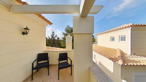 (GOLDEN VISA) Moradia de tipologia V3 de sonho num aldeamento no Campo de Golf de Castro Marim