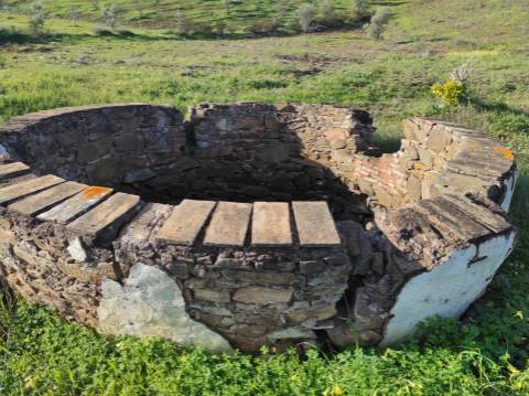 TERRENO RUSTICO COM 29.760 M2 - COM POÇO E ARVORES - CASTRO MARIM - ALGARVE