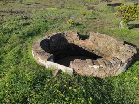 TERRENO RUSTICO COM 29.760 M2 - COM POÇO E ARVORES - CASTRO MARIM - ALGARVE