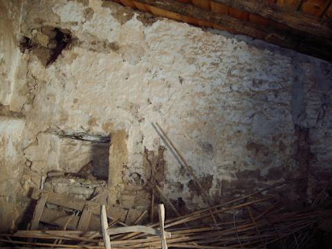 Casa Térrea com 80 m2 para reconstruir com 3 Divisões em Corte Nova, Castro Marim