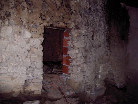 Casa Térrea com 80 m2 para reconstruir com 3 Divisões em Corte Nova, Castro Marim