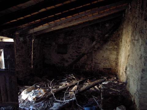 Casa Térrea com 80 m2 para reconstruir com 3 Divisões em Corte Nova, Castro Marim