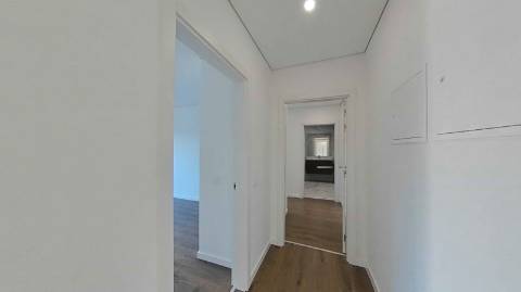 Apartamento T1 com Terraço Privativo e Piscina no Último Andar - Olhão!