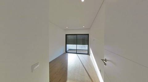 Apartamento T1 com Terraço Privativo e Piscina no Último Andar - Olhão!