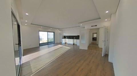 Apartamento T1 com Terraço Privativo e Piscina no Último Andar - Olhão!