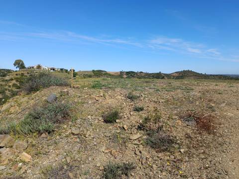 TERRENO RÚSTICO COM 10.360 M2 - PRÓXIMO ÁGUA E LETRICIDADE - ALTA MORA - ODELEITE - CASTRO MARIM - ALGARVE