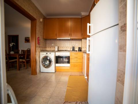 Apartamento T2 disponível para arrendamentos temporários localizado em Cabanas de Tavira