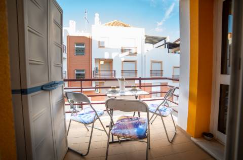 Apartamento T2 disponível para arrendamentos temporários localizado em Cabanas de Tavira
