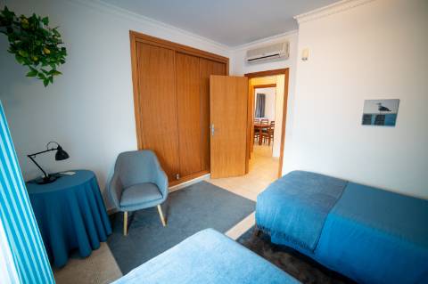 Apartamento T2 disponível para arrendamentos temporários localizado em Cabanas de Tavira