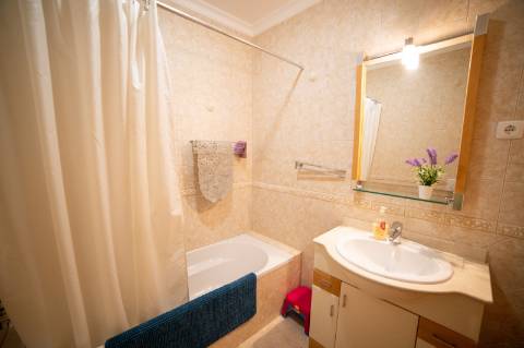 Apartamento T2 disponível para arrendamentos temporários localizado em Cabanas de Tavira