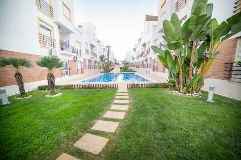 Apartamento T2 disponível para arrendamentos temporários localizado em Cabanas de Tavira