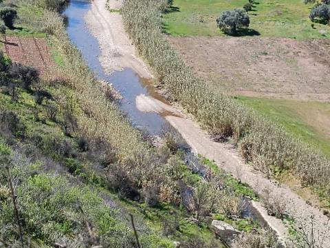 TERRENO COM 43.560 M2 - COM POSSIBILIDADE DE CONTRUIR UM ARMAZÉM - PRÓXIMO ALTA MORA - CASTRO MARIM - ALGARVE